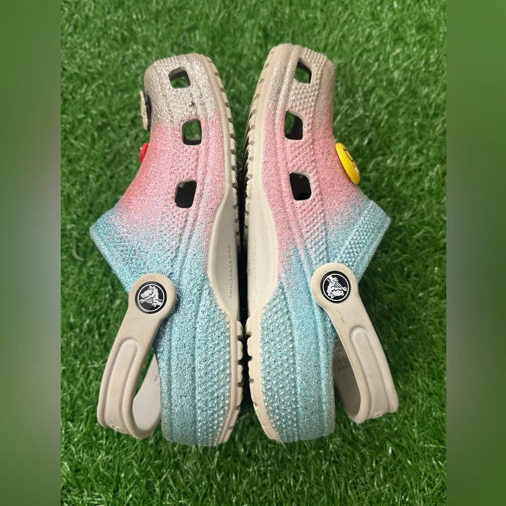 Crocs Kids Gradient Clogs with Fun Charms Size‎ J2